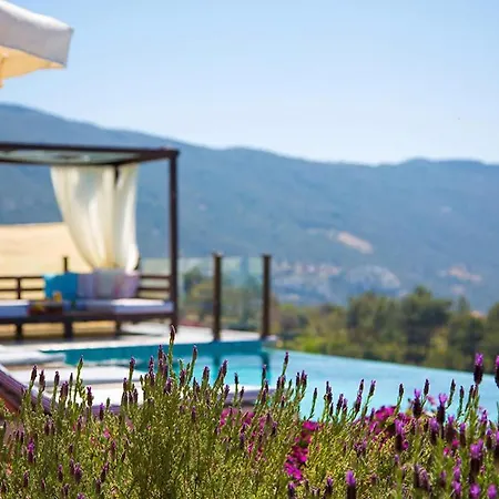 Islamlar Sleeps 8 Air Con Wifi T693962 *